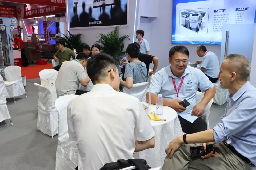 Exhibition Report 12